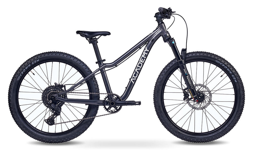 ACADEMY Trail 5 24" Space (2027)