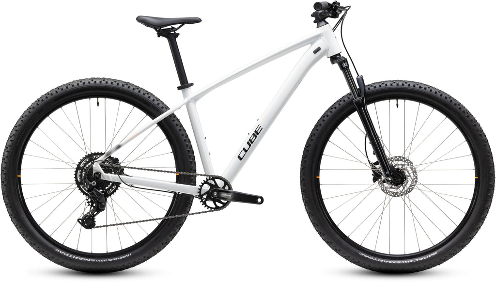 Cube Aim ONE  metallicwhite´n´black (2027)