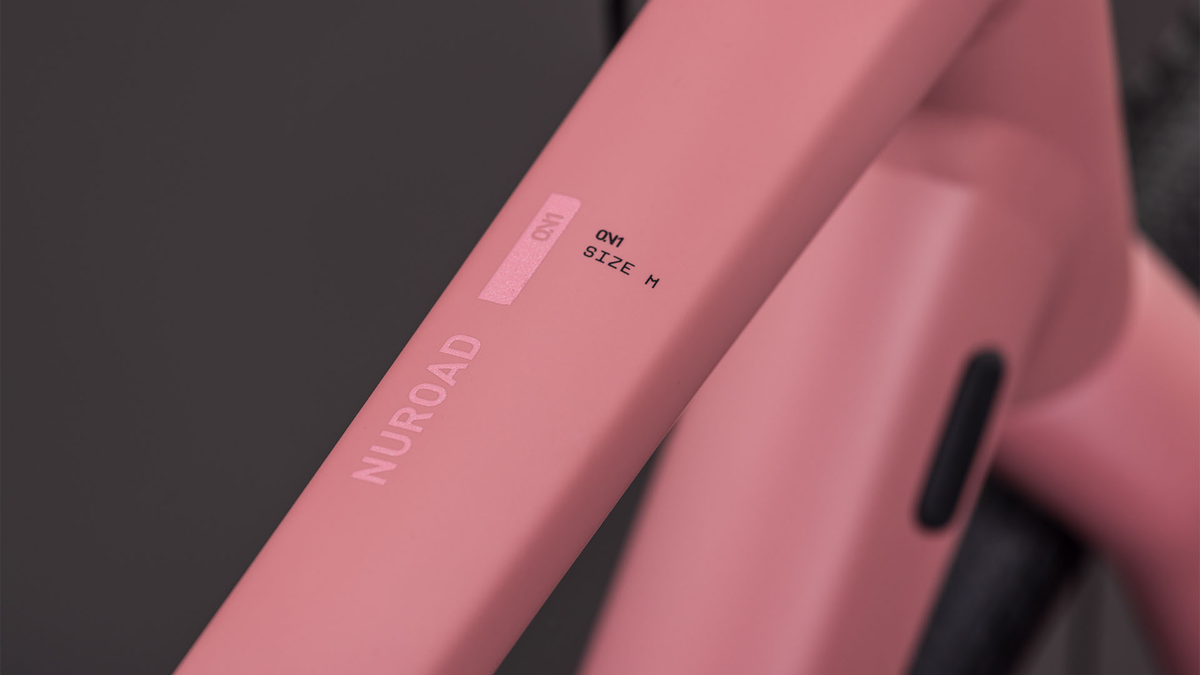 B-Ware Cube Nuroad ONE ruby´n´puce (2026)